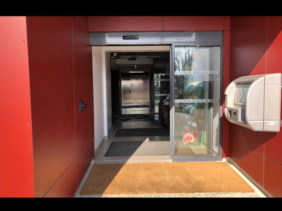 Hotel Akena Aeroport Charles De Gaulle - Saint Witz Exterior photo